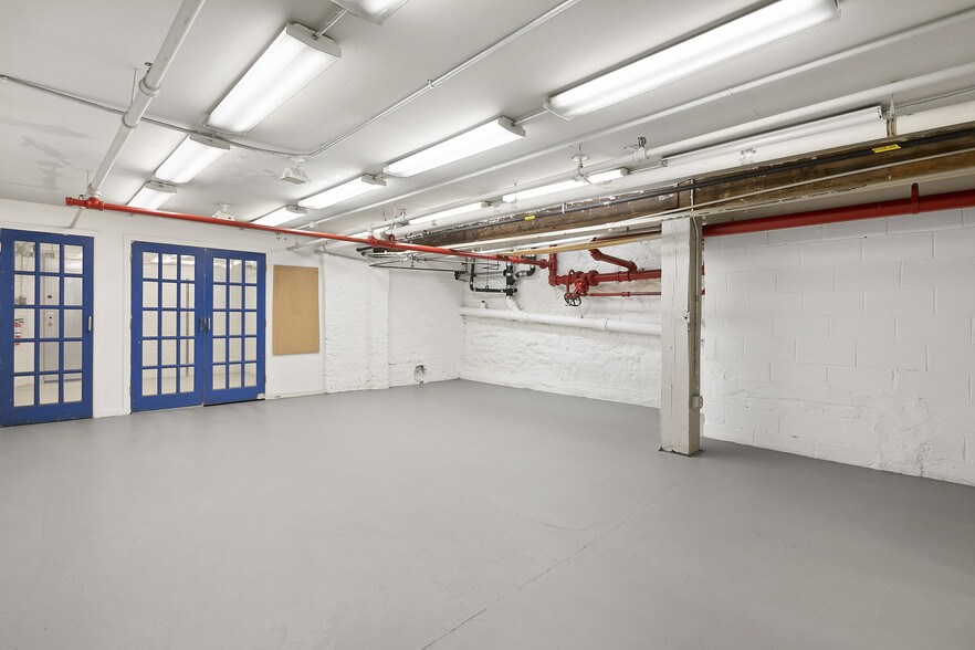 More Photos Of 411 Kent Ave, Brooklyn Storefront Retail Office For Sale