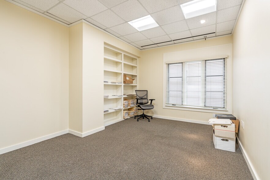 More Photos Of 125 Lincoln Ave, Santa Fe Office For Lease