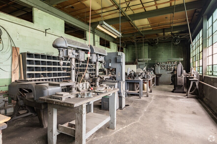 More Photos Of 900 Jefferson Ave, Newport News Manufacturing For Lease