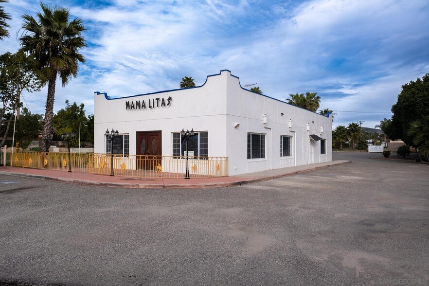 Primary Photo Of 1565 N Santa Fe Ave, Vista Restaurant For Sale