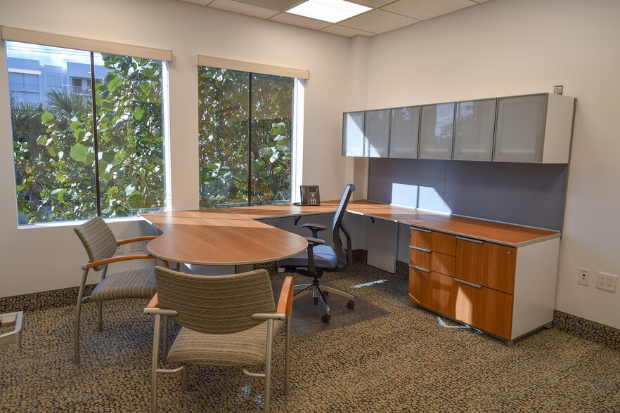 More Photos Of 2875 S Ocean Blvd, Palm Beach Office For Lease