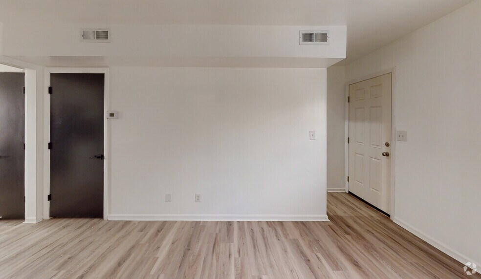 More Photos Of 60 Birchwood Ln, Cloverdale Apartments For Sale