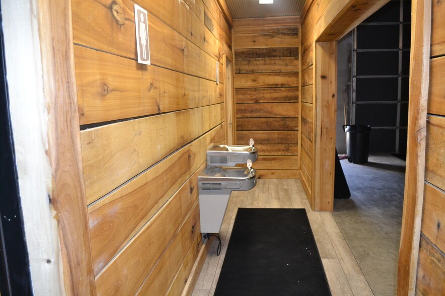 More Photos Of 512 Barrett Blvd, Henderson General Retail For Sale