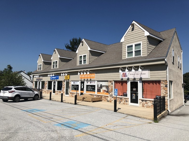Primary Photo Of 391 Lancaster Ave, Frazer Storefront For Lease