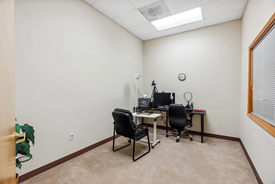 More Photos Of 126 15th St SE, Puyallup Medical For Lease