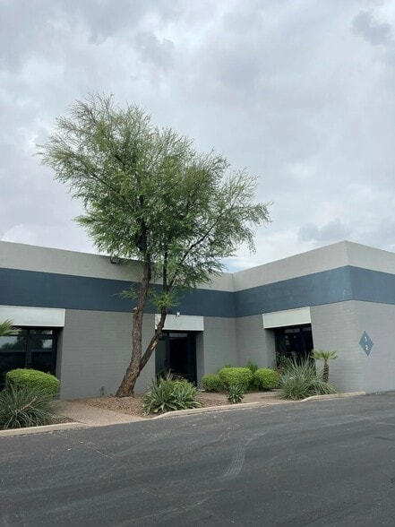 More Photos Of 2105 S Hardy Dr, Tempe Light Distribution For Lease