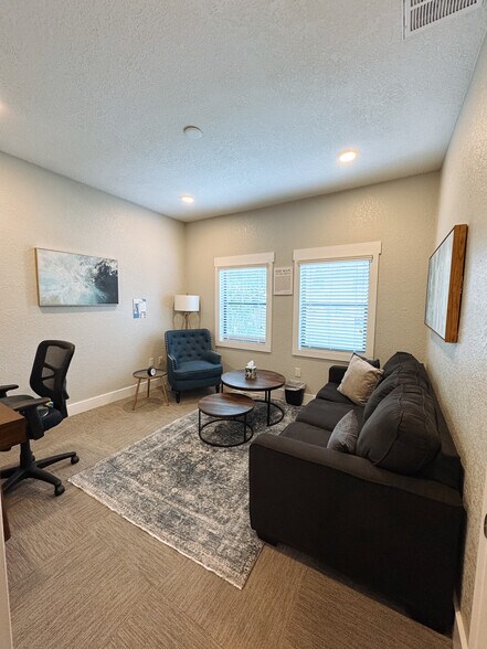 More Photos Of 905 S Missouri Ave, Lakeland Coworking Space