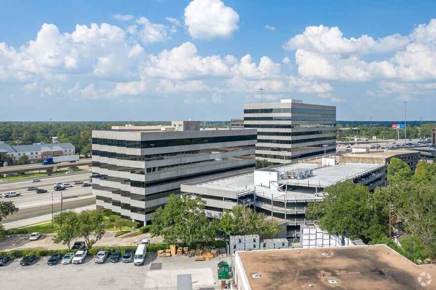 More Photos Of 2707 N Loop W, Houston Office For Lease