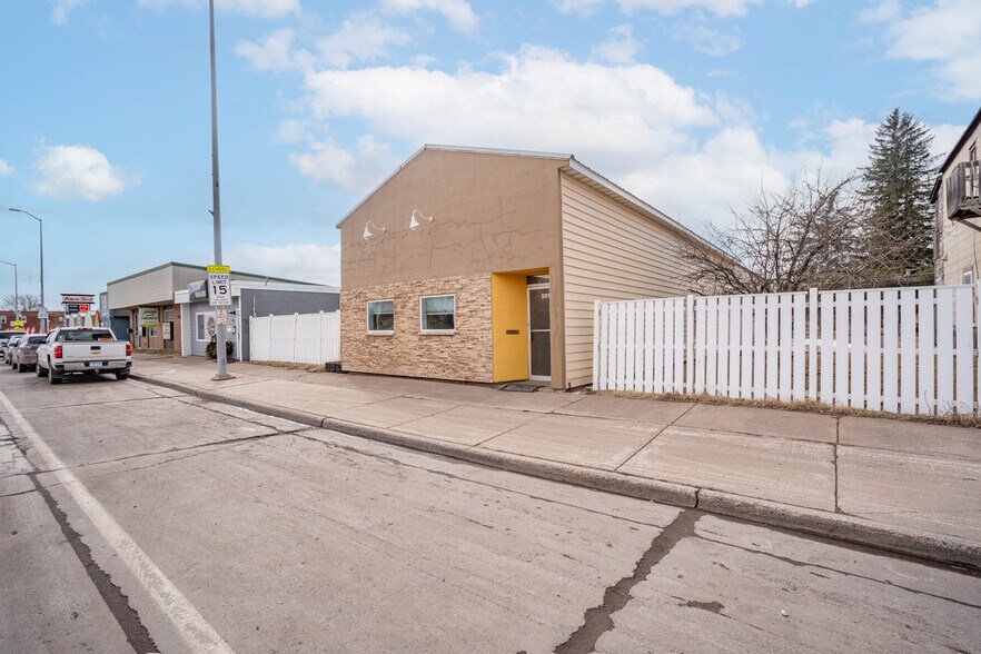 Primary Photo Of 5913 Tower Ave, Superior Flex For Sale