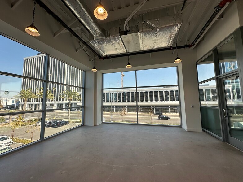 More Photos Of 4625-4635 Admiralty Way, Marina Del Rey Unknown For Lease