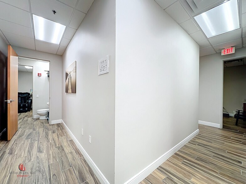 More Photos Of 1507 S Hiawassee Rd, Orlando Medical For Lease