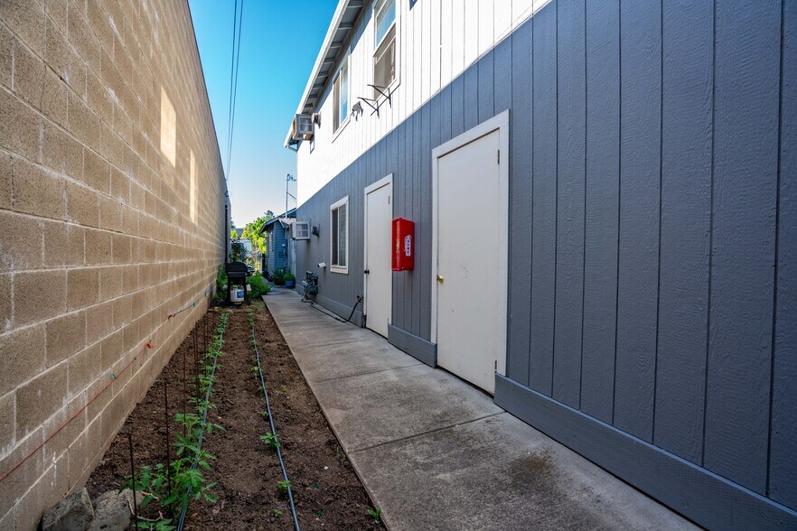 More Photos Of 513 Alice St, Medford Apartments For Sale