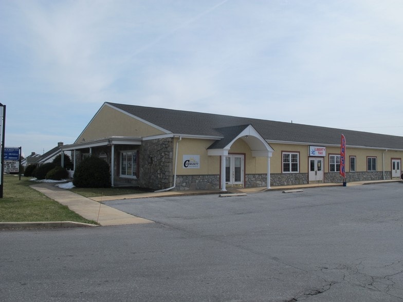 Primary Photo Of 684 W Main St, New Holland Office For Lease
