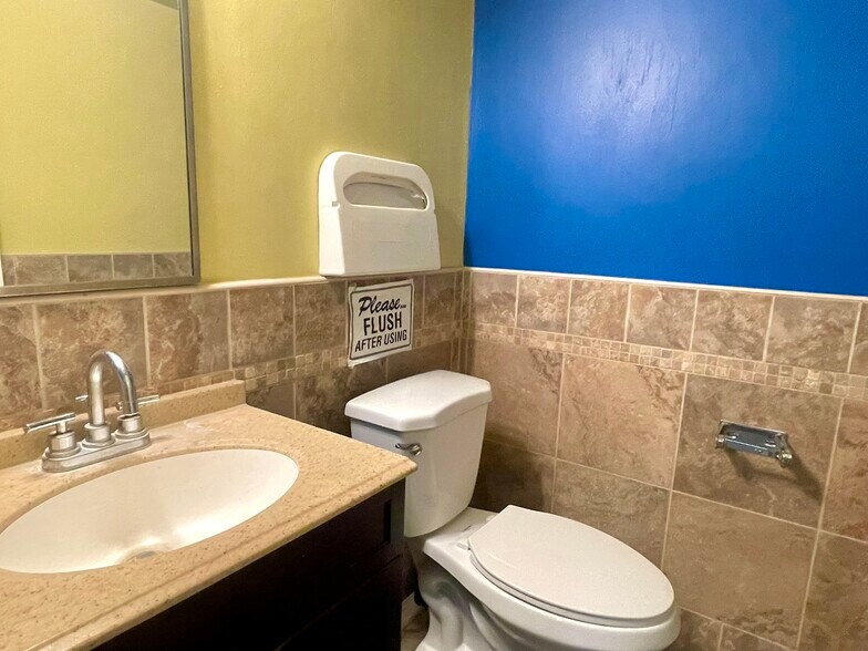 More Photos Of 21 W Duarte Rd, Arcadia Office For Sale