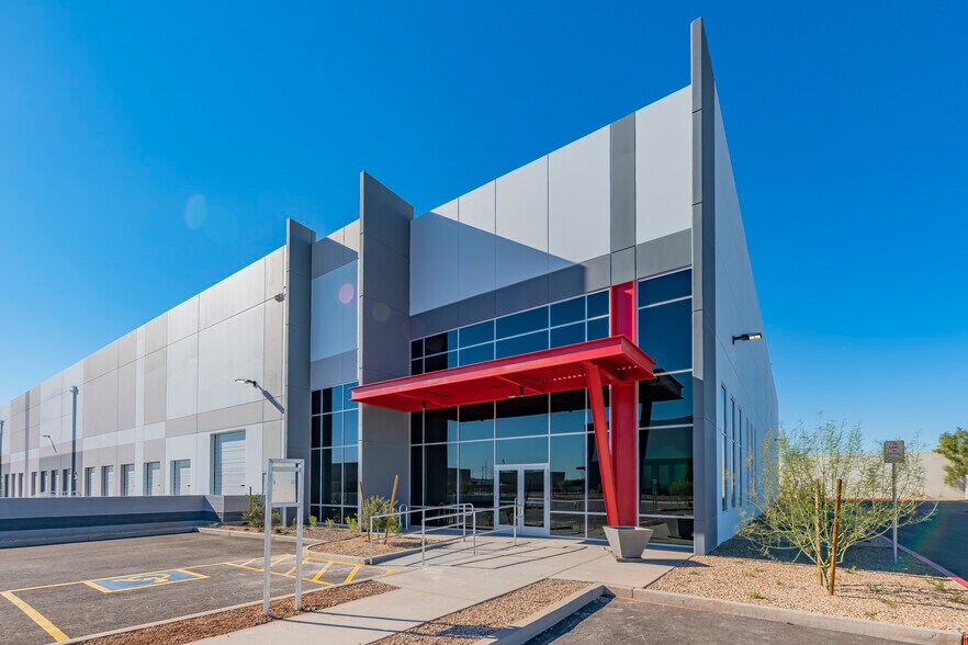 More Photos Of 4250 E Superior Ave, Phoenix Warehouse For Lease