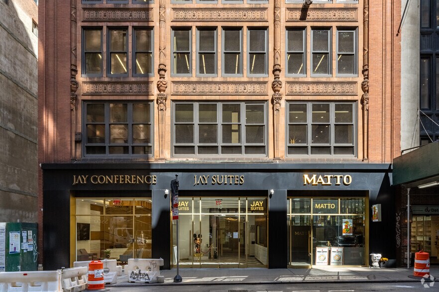 More Photos Of 15-17 W 38th St, New York Office For Lease