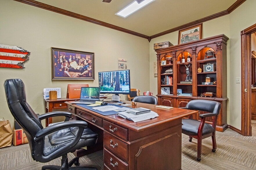More Photos Of 1006 24th Ave NW, Norman Office For Sale