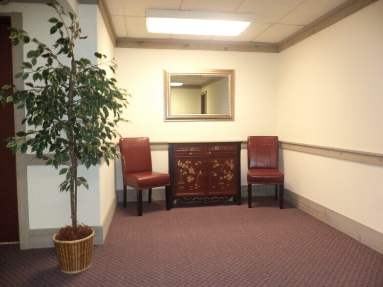 More Photos Of 4514-4522 Beech Rd, Temple Hills Flex For Lease