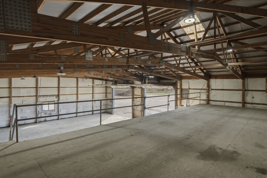 More Photos Of 10090 SW River Valley Rd, Augusta Warehouse For Lease