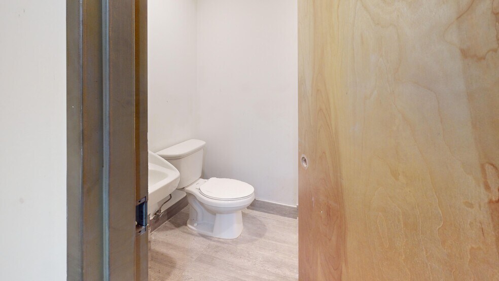 More Photos Of 20 Warren St, New York Medical For Lease