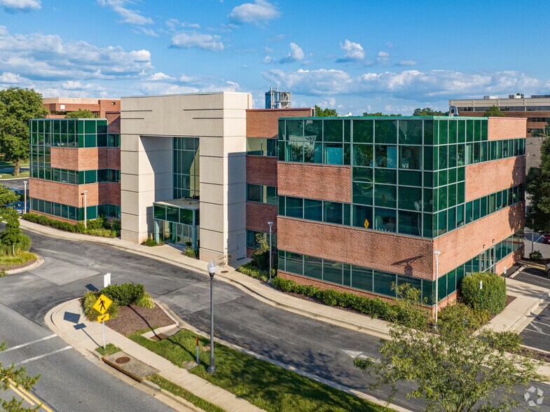 Primary Photo Of 130 Admiral Cochrane Dr, Annapolis Medical For Sale
