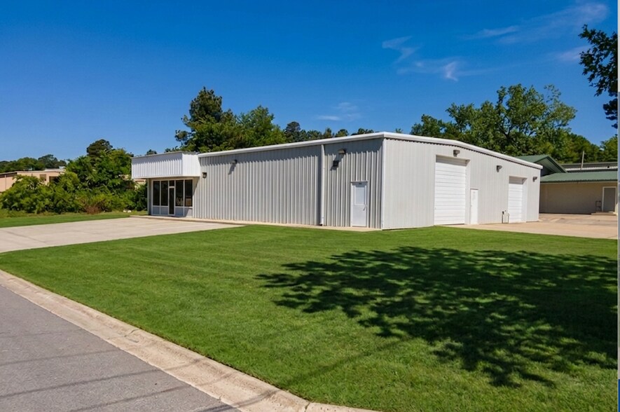 Primary Photo Of 125 Porter Industrial Rd, Clarksville Warehouse For Lease
