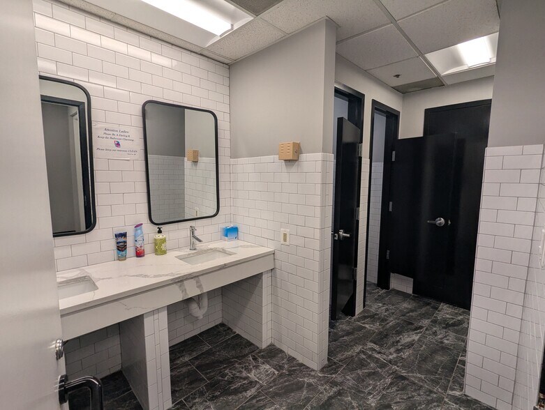 More Photos Of 30-32 South St, Baltimore Office Residential For Sale
