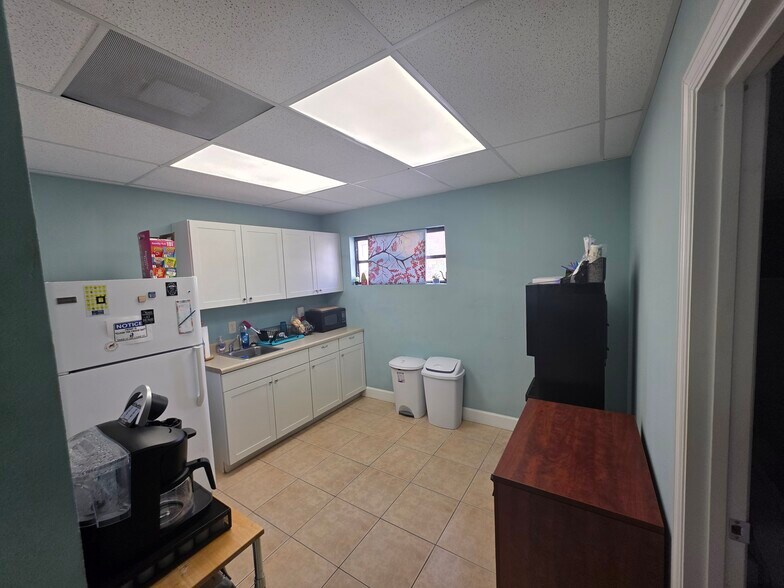 More Photos Of 2040 Highway A1A, Indian Harbour Beach Medical For Lease