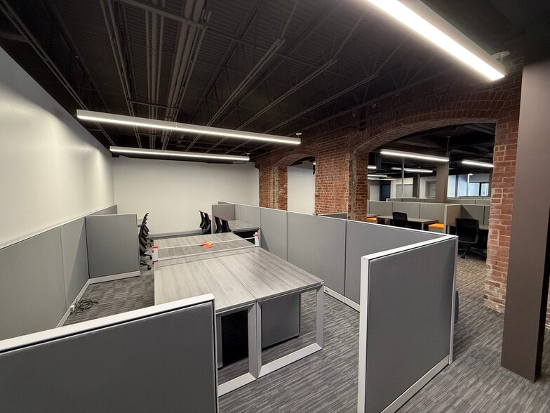 More Photos Of 420 NW 5th St, Evansville Office For Lease