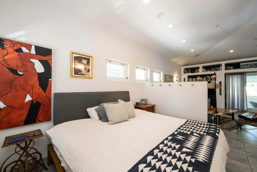 More Photos Of 1011 Truman Ave, Key West Apartments For Sale