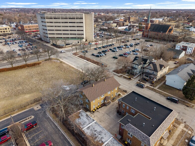 More Photos Of 910 4th Ave, Rockford Apartments For Sale