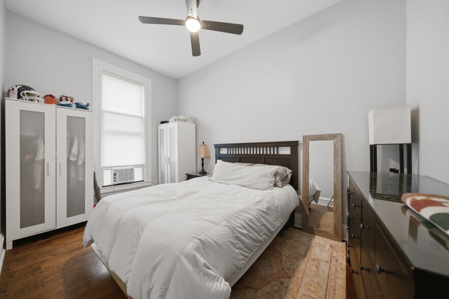 More Photos Of 1628-1630 N Wells St, Chicago Apartments For Sale