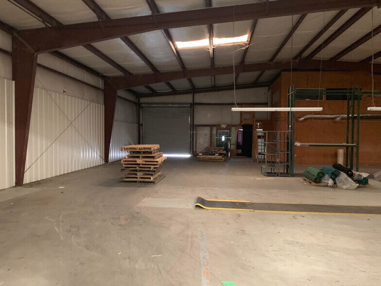 More Photos Of 3795 Evans Rd, Cumming Warehouse For Lease