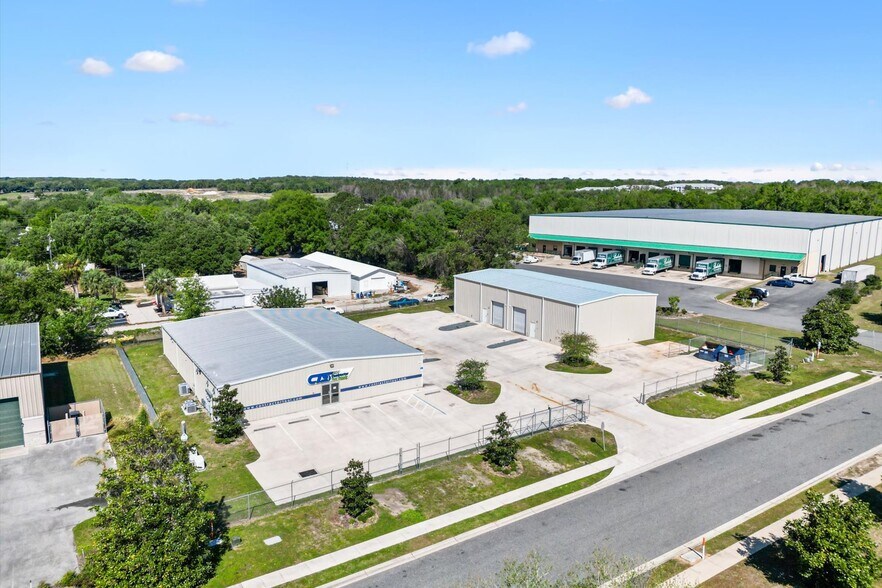 More Photos Of 1818 Greenleaf Ln, Leesburg Warehouse For Lease