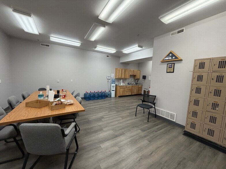 More Photos Of 2331 W Park Ave, Cedar City Distribution For Sale