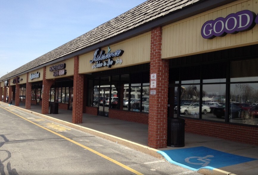 More Photos Of 2500-2598 Eastern Blvd, York Storefront For Lease