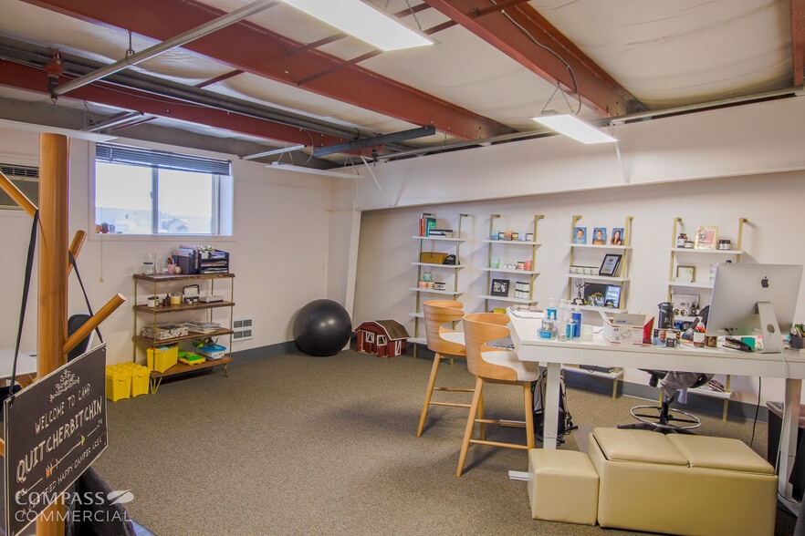 More Photos Of 62980 Boyd Acres Rd, Bend Warehouse For Lease