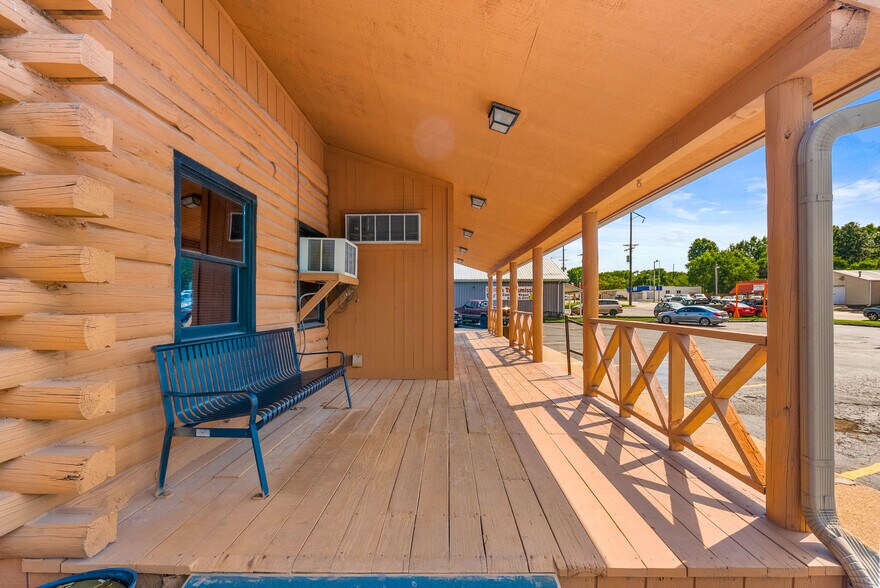 More Photos Of 347 N Scott Ave, Belton Restaurant For Sale