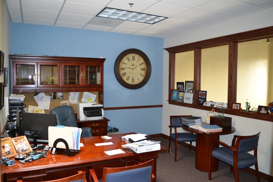 More Photos Of 792-806 W Bartlett Rd, Bartlett Loft Creative Space For Sale