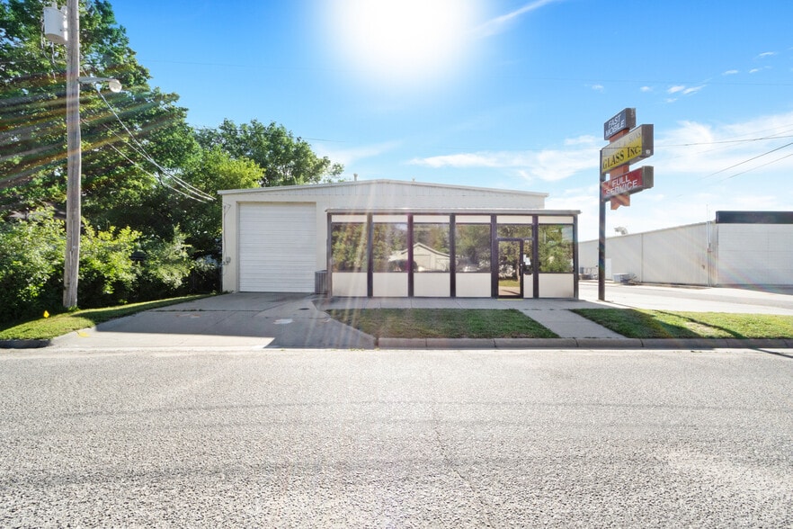 More Photos Of 625 N Calhoun St, Junction City Industrial For Sale