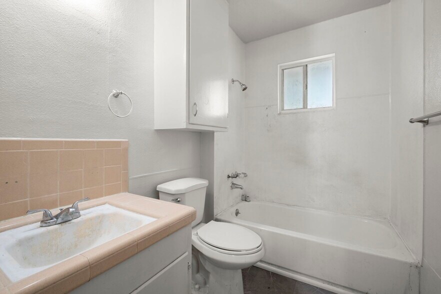 More Photos Of 110 Mary Louise Dr, San Antonio Apartments For Sale