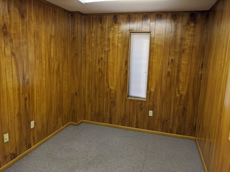 More Photos Of 354 Enterprise Dr, Valdosta Flex For Sale