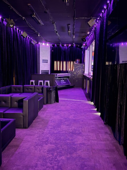 More Photos Of 330 W Hargett St, Raleigh Bar For Lease