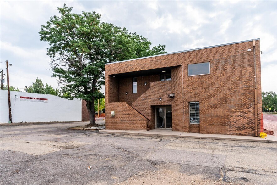 More Photos Of 5699 S Greenwood Cir, Littleton Warehouse For Sale