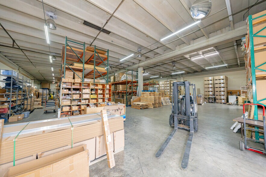 More Photos Of 4000 N 28th Ter, Hollywood Warehouse For Lease