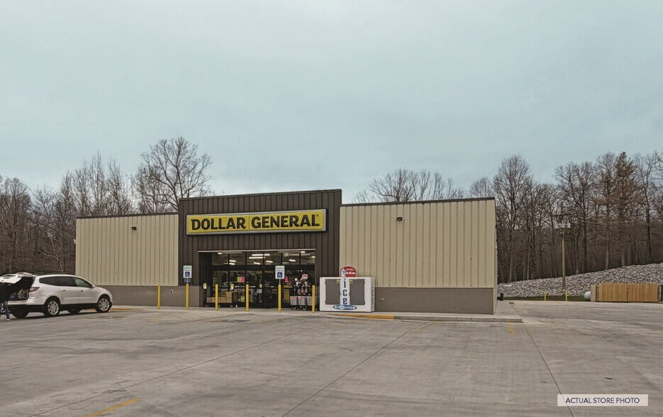More Photos Of 5752 US-62, Kuttawa Convenience Store For Sale