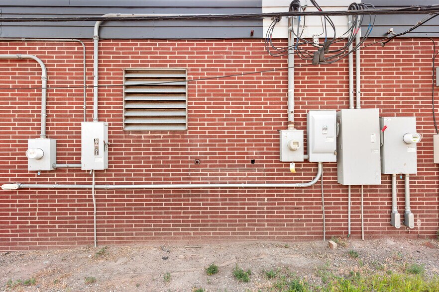 More Photos Of 781-785 Vallejo St, Denver Warehouse For Lease