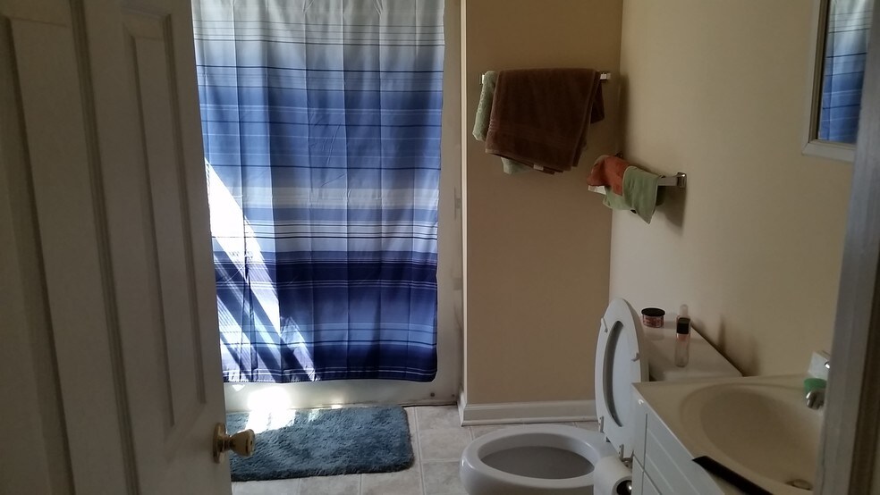 More Photos Of 304 E 9th St, Chester Apartments For Sale