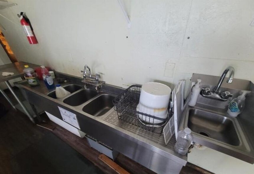 More Photos Of 214 W Main St, Elizabeth Restaurant For Sale