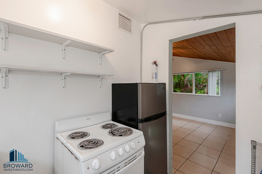 More Photos Of 255 SW 15th St, Dania Beach Apartments For Sale